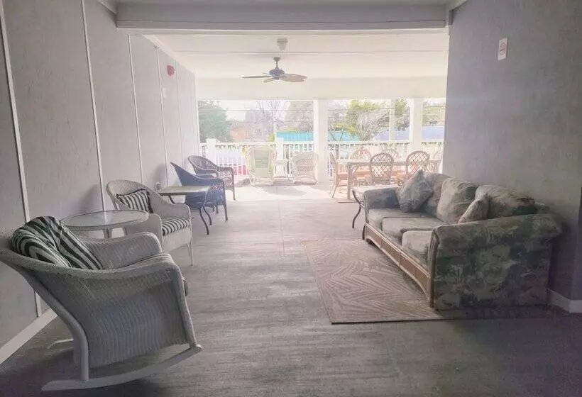 Hotelli Beaufort Harbour Suites And Lodges