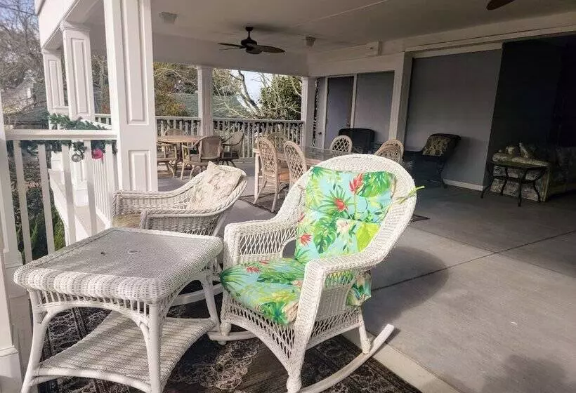 Hotelli Beaufort Harbour Suites And Lodges