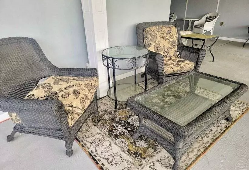 Hotelli Beaufort Harbour Suites And Lodges