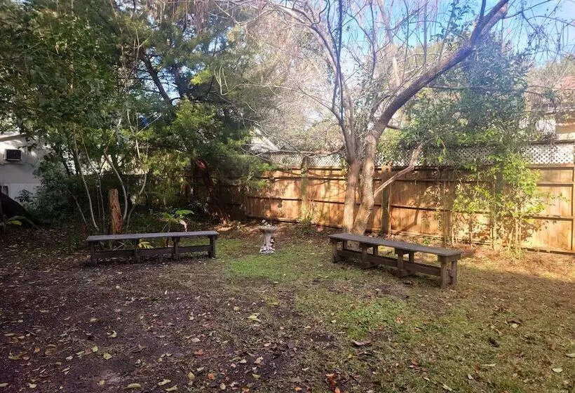 Hotelli Beaufort Harbour Suites And Lodges