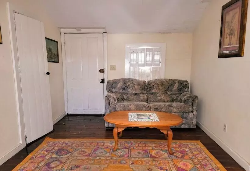 Hotelli Beaufort Harbour Suites And Lodges