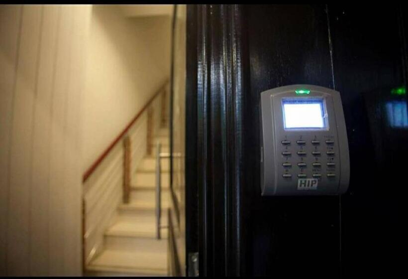 Hotelli Hunwa Guesthouse Kata