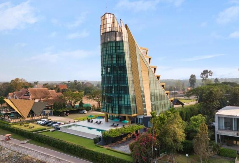 Szálloda Naka Raj Escape