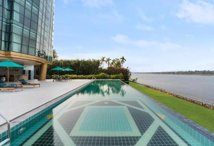 ホテル Naka Raj Escape