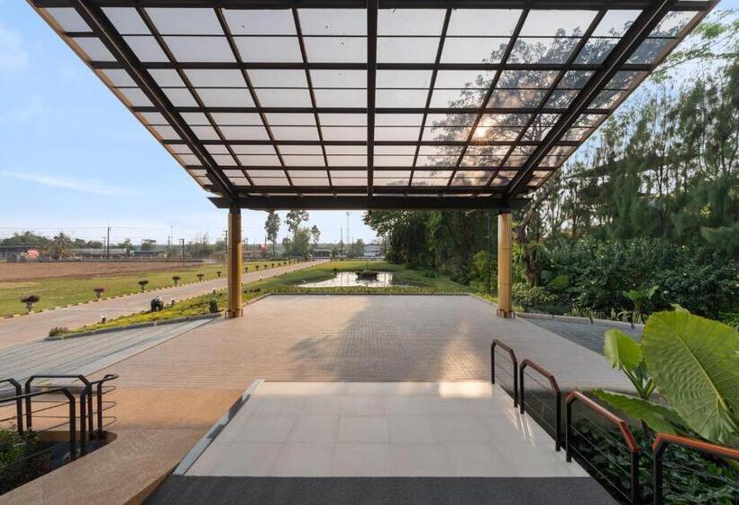 Hotel Naka Raj Escape