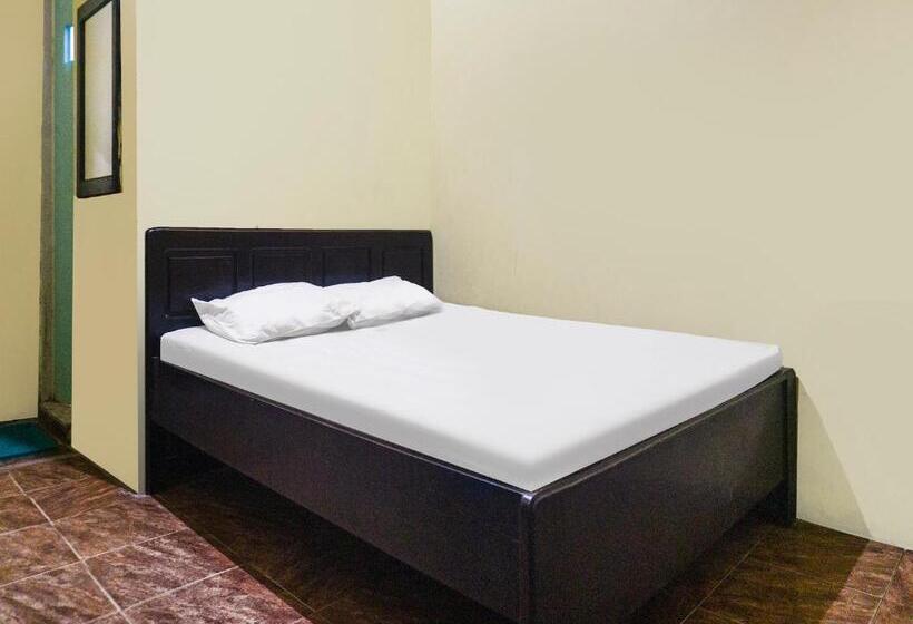 בית מלון כפרי Oyo 93443 Emmy Homestay Syariah