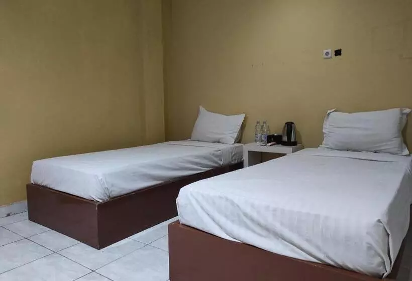 Hotelli Oyo 93443 Emmy Homestay Syariah