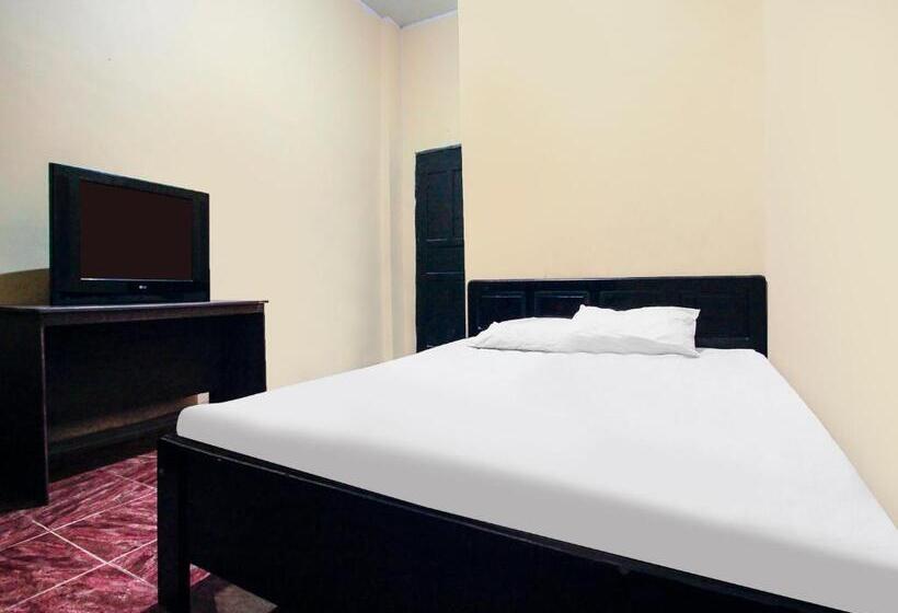 בית מלון כפרי Oyo 93443 Emmy Homestay Syariah