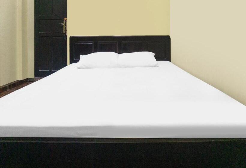 בית מלון כפרי Oyo 93443 Emmy Homestay Syariah