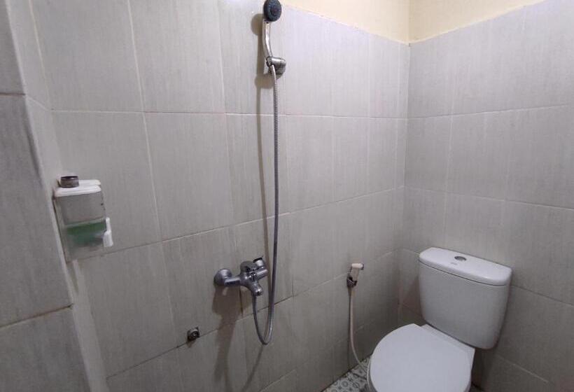 בית מלון כפרי Oyo 93443 Emmy Homestay Syariah