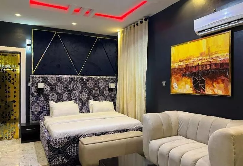 Hq Hotel And Lounge