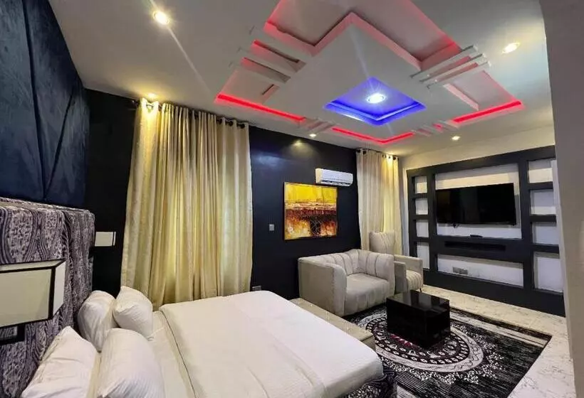 Hq Hotel And Lounge