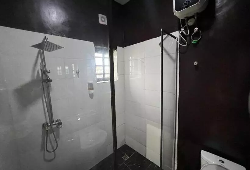 Hq Hotel And Lounge