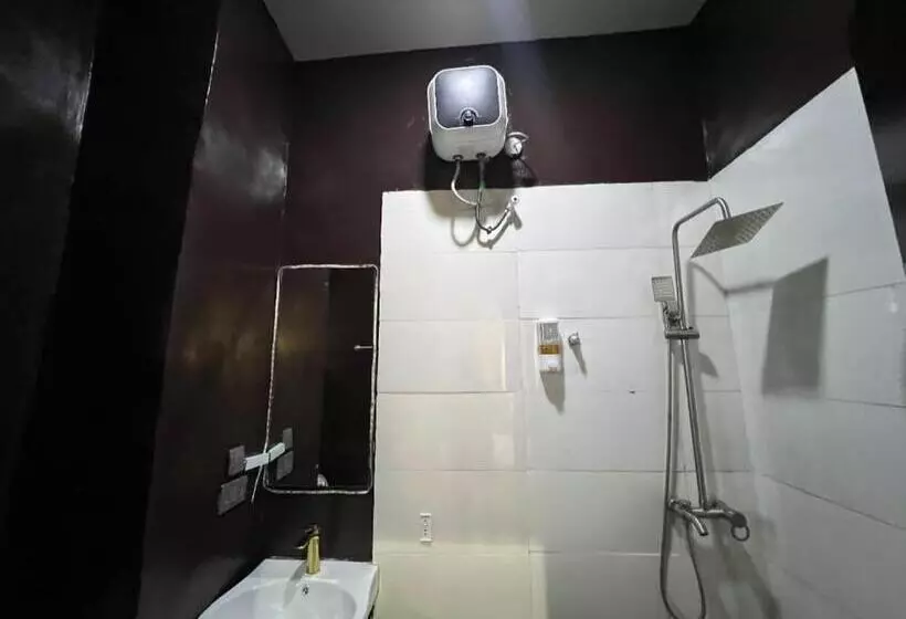 Hq Hotel And Lounge