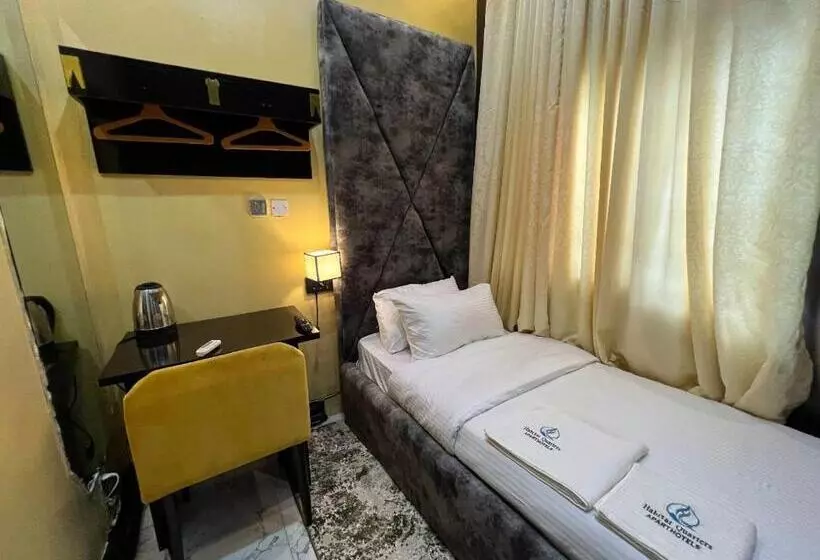 Hq Hotel And Lounge