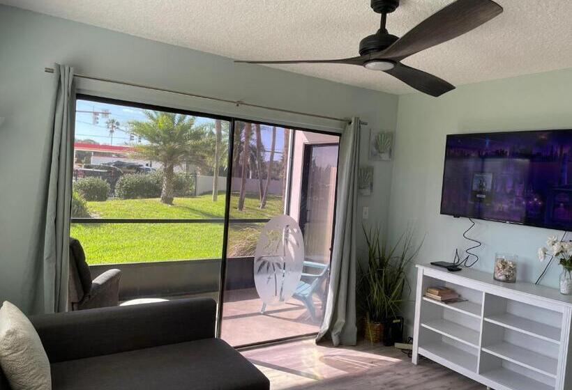 Ocean Village Club B 17