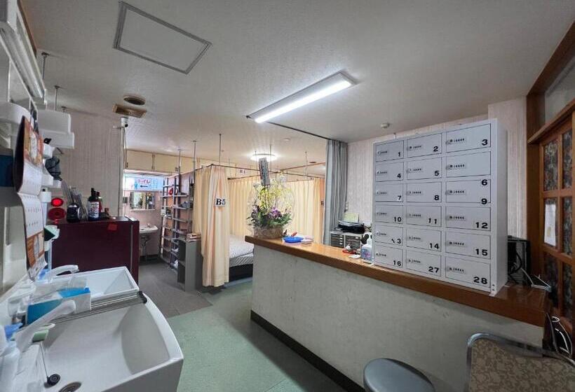 بنسيون ゲストハウス　アロマ