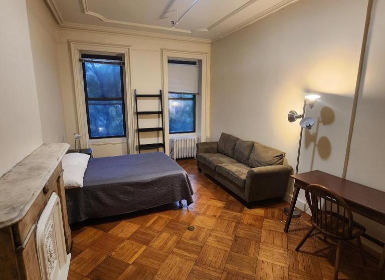 膳宿费 New York City Guest House 2