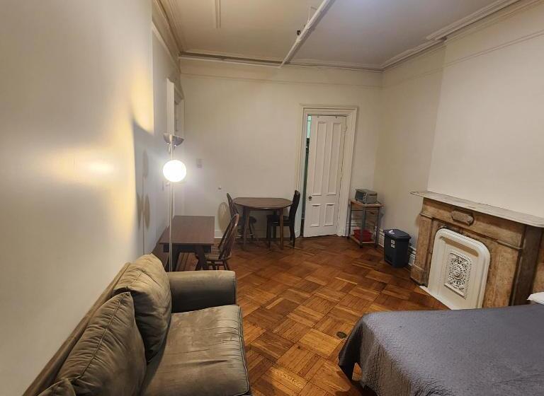 膳宿费 New York City Guest House 2