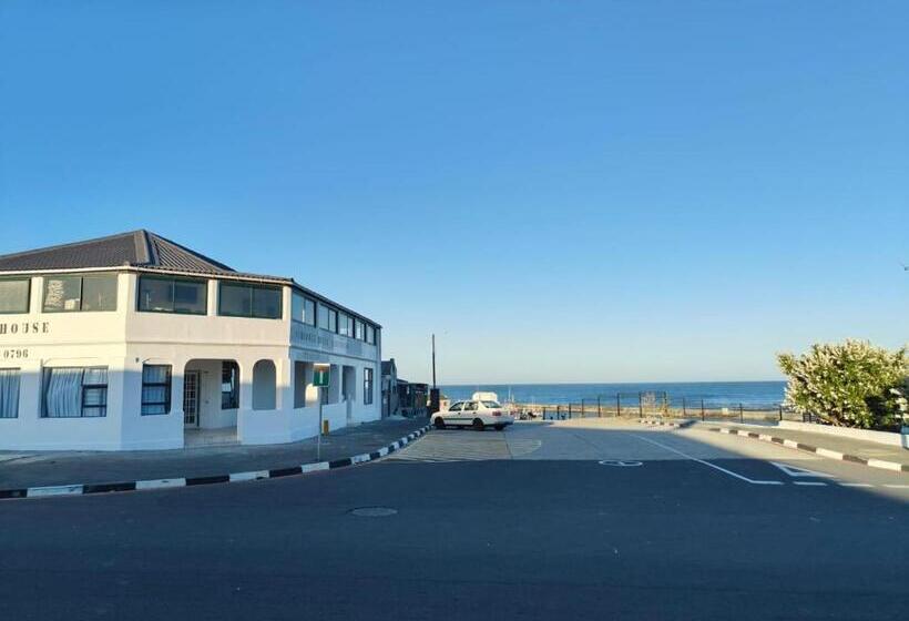 بنسيون Schooner House