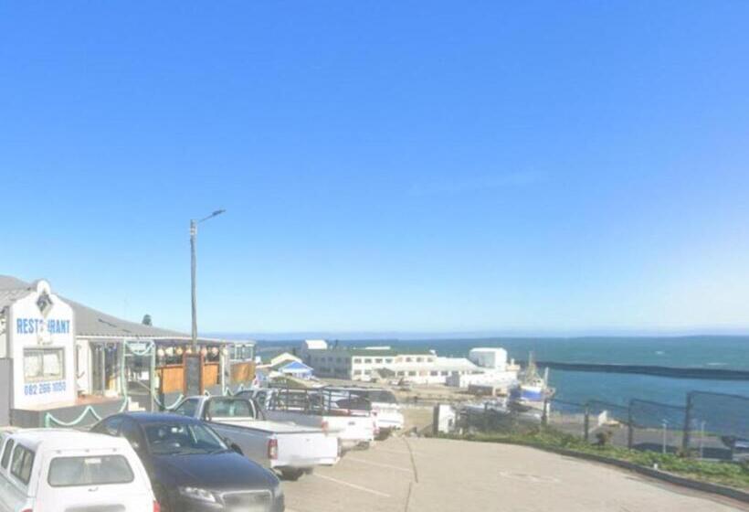 بنسيون Schooner House