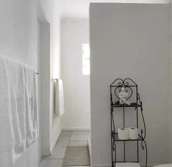 ペンション Schooner House