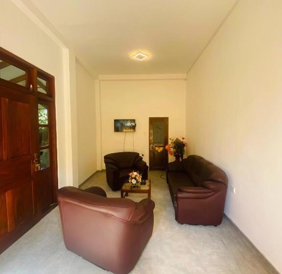 بنسيون Villa Rock View