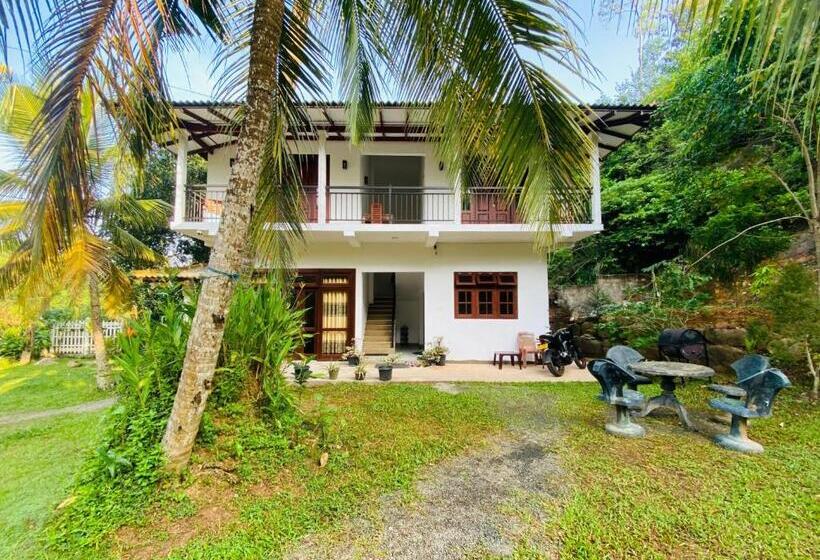 بنسيون Villa Rock View