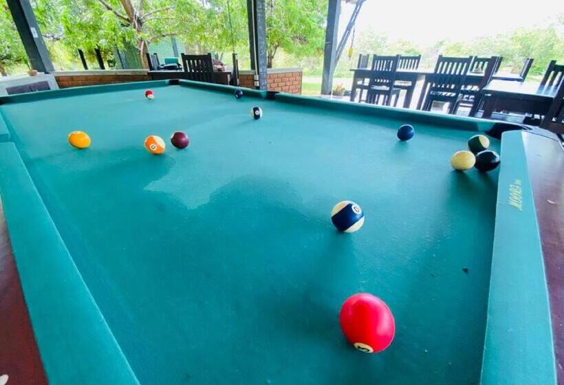 Yala Ying Yang Hostel & Camping