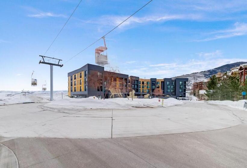 Yotelpad By All Seasons Resort Lodging