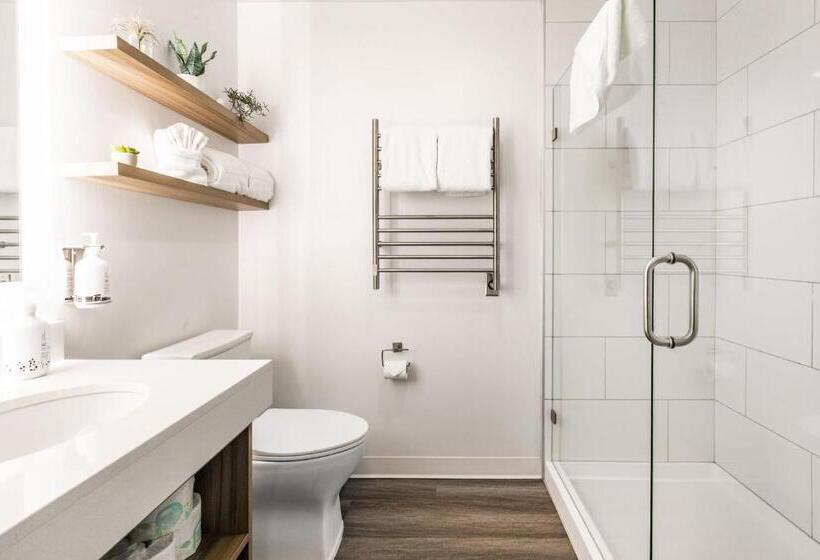 Yotelpad By All Seasons Resort Lodging