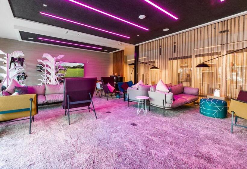 Yotelpad By All Seasons Resort Lodging