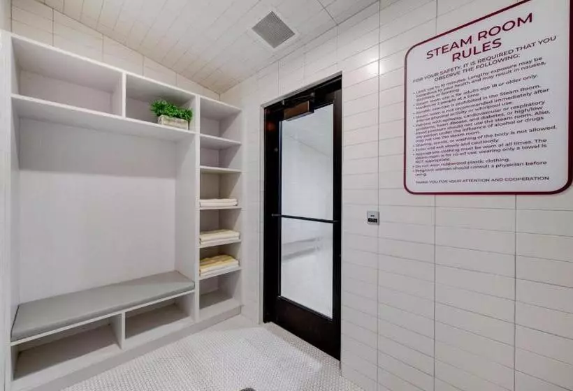 Yotelpad By All Seasons Resort Lodging