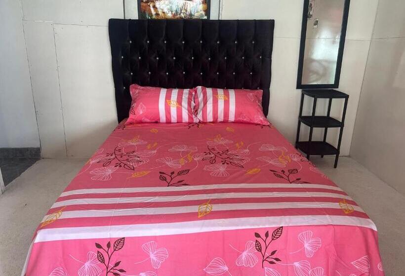 هاستل Acapulcobeach