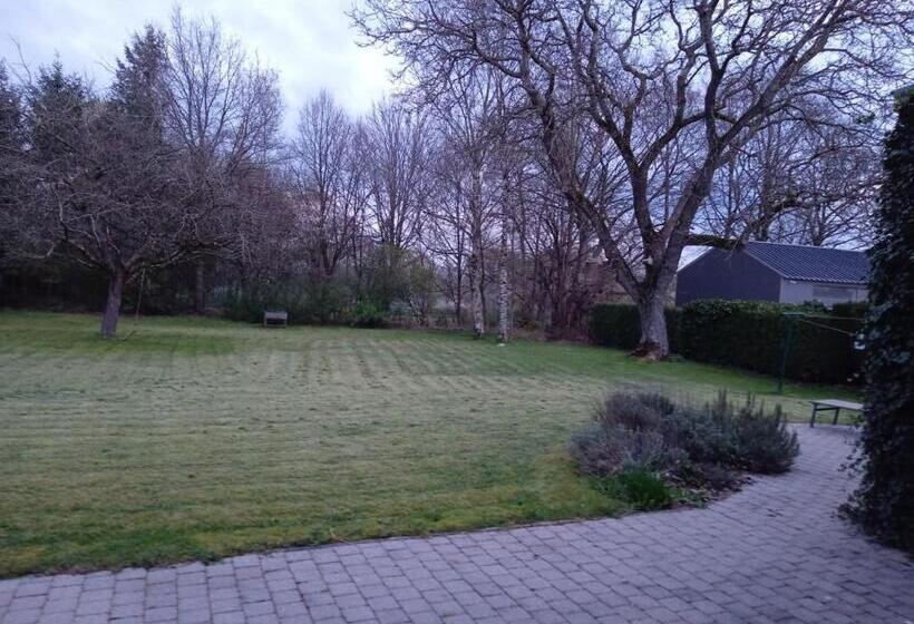 تختخواب و صبحانه Le Vieux Noyer