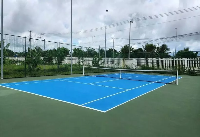 Emerald Ho Tram Resort
