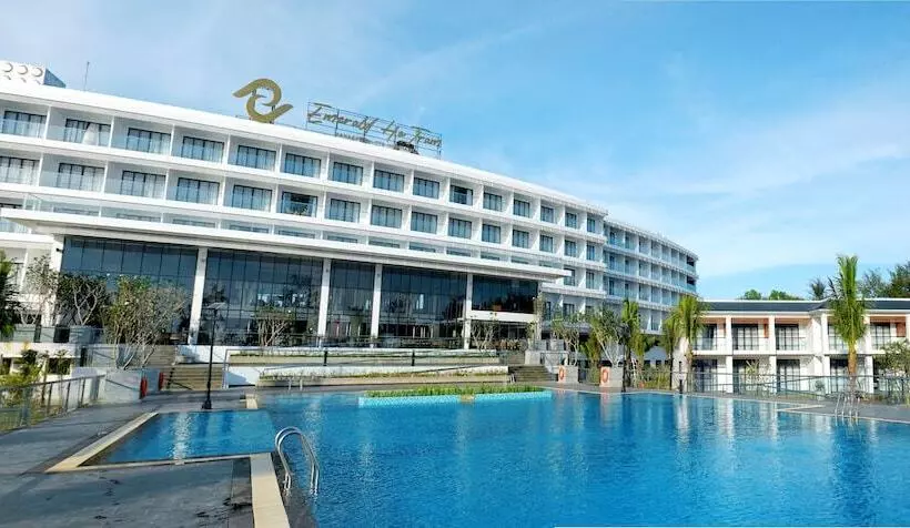 Emerald Ho Tram Resort