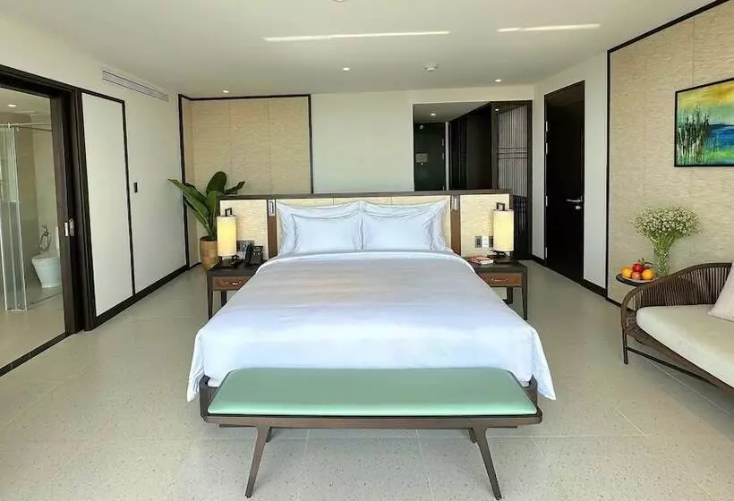 Emerald Ho Tram Resort