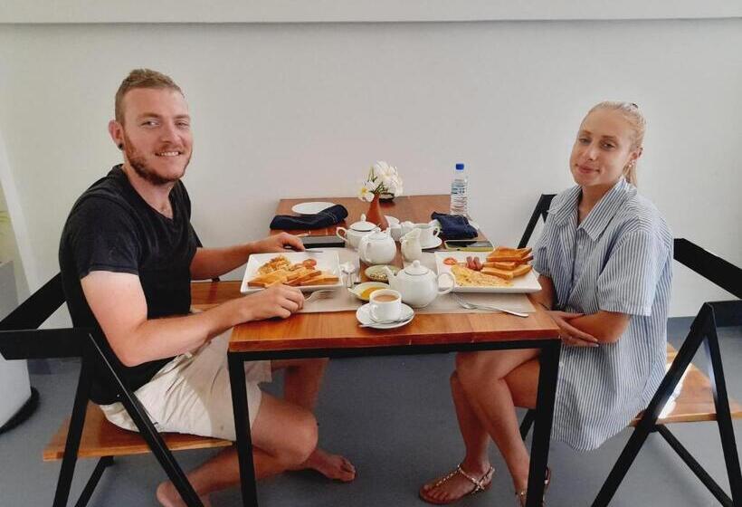 فندق Anchorage Mirissa