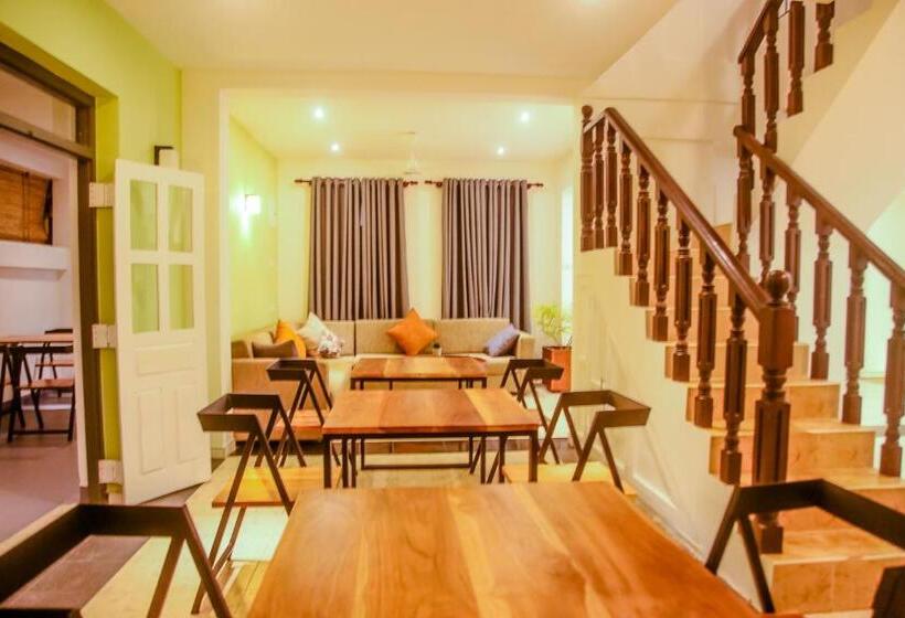 فندق Anchorage Mirissa