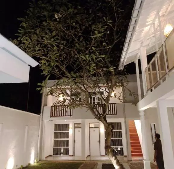 Hotelli Anchorage Mirissa