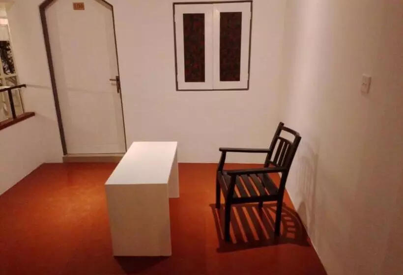 Hotelli Anchorage Mirissa