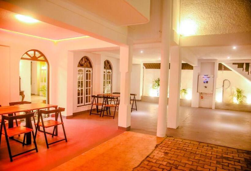 فندق Anchorage Mirissa