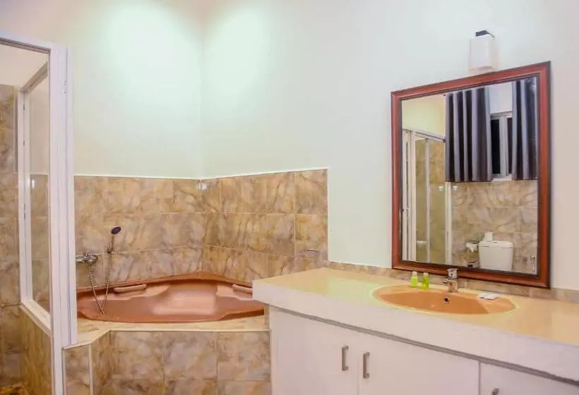 Hotelli Anchorage Mirissa