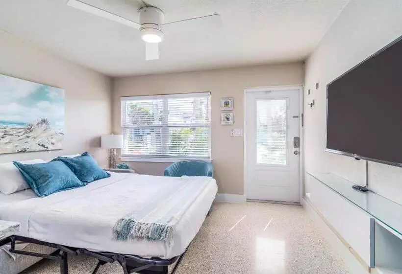 Hotelli Boutique Vacation Rental Complex At Beach