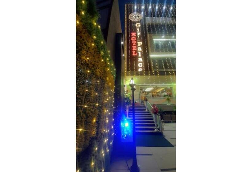 酒店 Giri Palace Madhya Pradesh