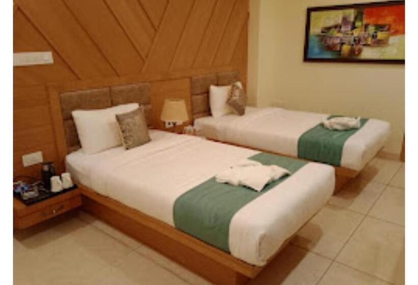 酒店 Giri Palace Madhya Pradesh