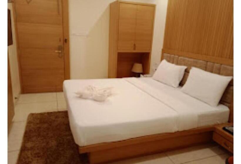 酒店 Giri Palace Madhya Pradesh