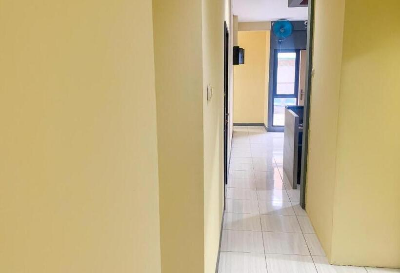 בית מלון כפרי Reddoorz @ Balaraja Centre Plaza