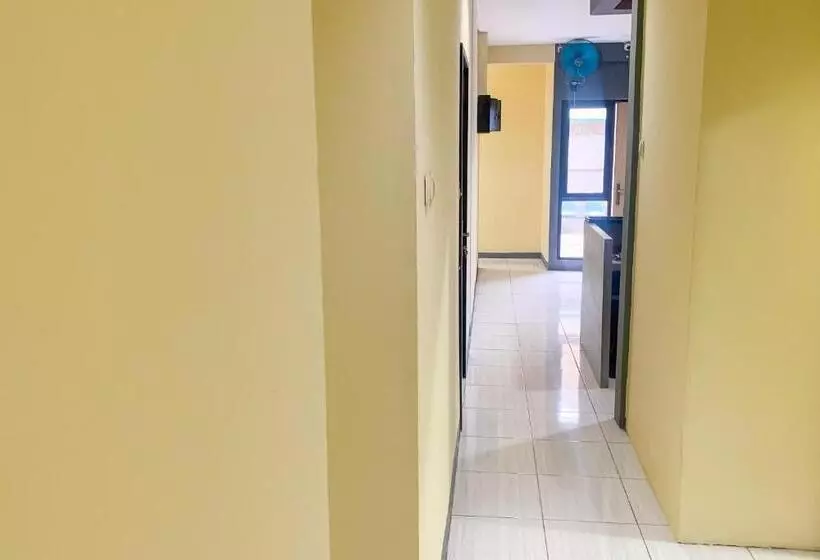 Hotelli Reddoorz @ Balaraja Centre Plaza